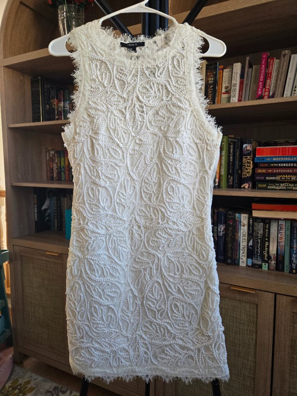 F21/Forever 21 Sleeveless White Mini Sheath Embroidered Lace Dress Size Medium